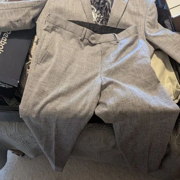 Prom suit? - Picture 1 of 4